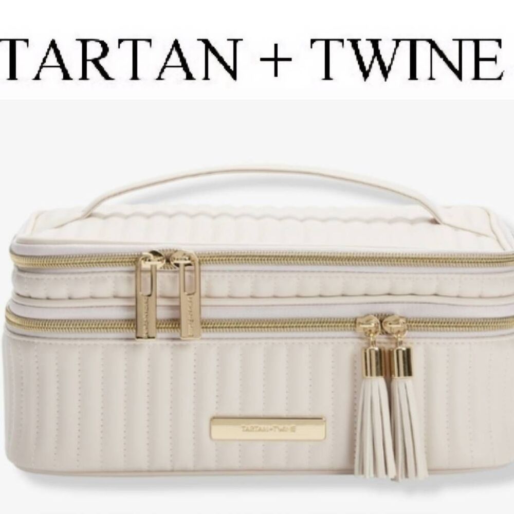 Tartan & Twine Vertical Quilted Traincase w/Mirror
